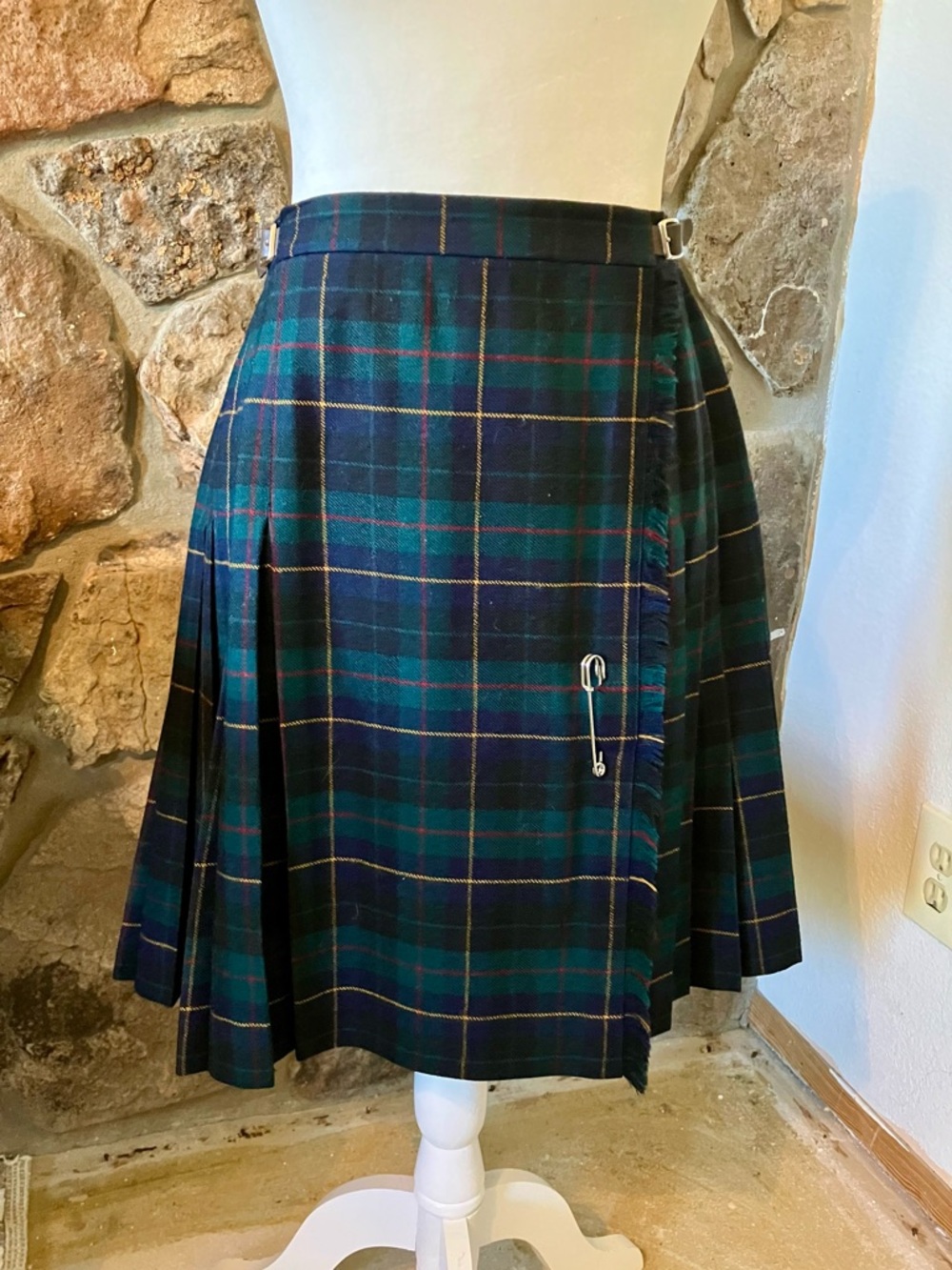 Lauren by Ralph Lauren Tartan Pleated Wool  Wrap Skirt in Dark Green and Navy